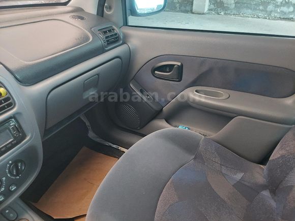 Sahibinden Renault Clio 1.4 RTA 2001 Model