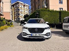 Akademisyenden MG HS 1.5 Luxury Panoromik Cam Tavan 2023 Model 