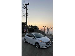 DEĞİŞENSİZ BOYASIZ  Peugeot 208 1.4 HDi Access 2013 Model Bursa 175km Beyaz