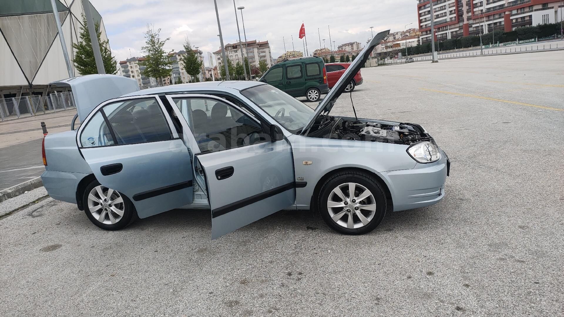 Sahibinden Hyundai Accent 1.5 CRDi Admire 2005 Model Konya 262.000 km Mavi (metalik) 7