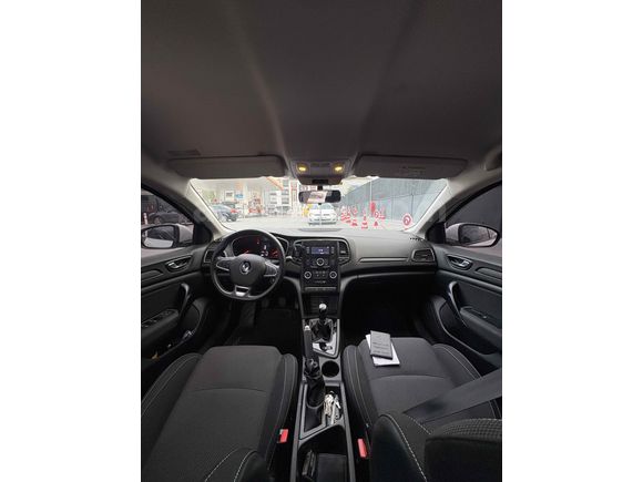 İLK SAHİBİNDEN TEMİZ DÜŞÜK KM MEGANE