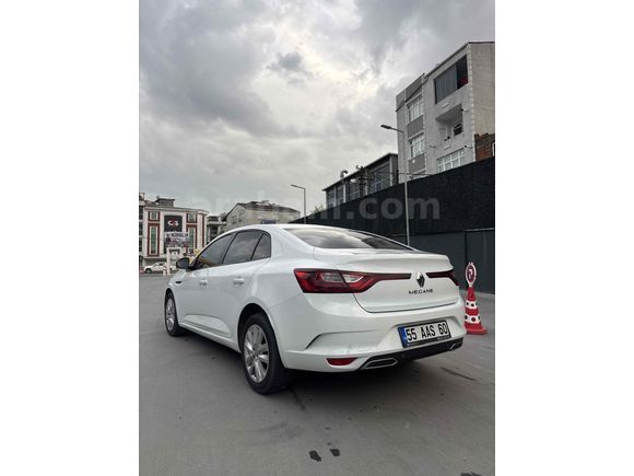 İLK SAHİBİNDEN TEMİZ DÜŞÜK KM MEGANE