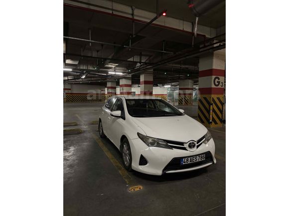 Sahibinden Toyota Auris 1.33 Life 2013 Model 