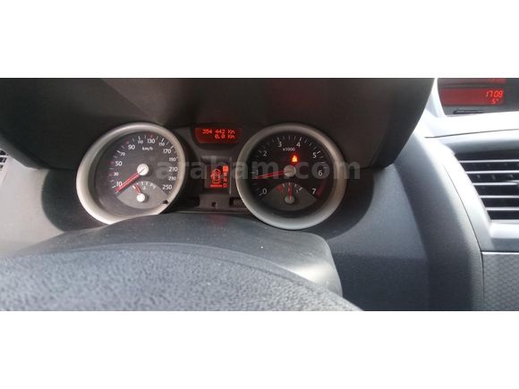 Sahibinden Renault Megane 1.6 Dynamique 2004 Model