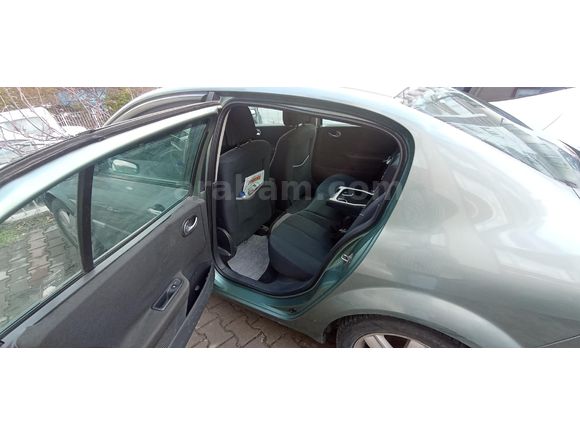 Sahibinden Renault Megane 1.6 Dynamique 2004 Model