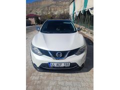 Sahibinden Nissan Qashqai 1.2 DIG-T Black Edition 2015 Model  179.000 km Beyaz