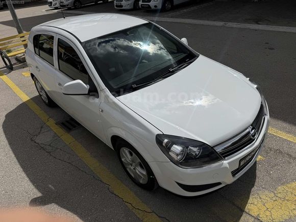 2012 / ASTRA / 1.6 / 108.000 km / HATASIZ-BOYASIZ