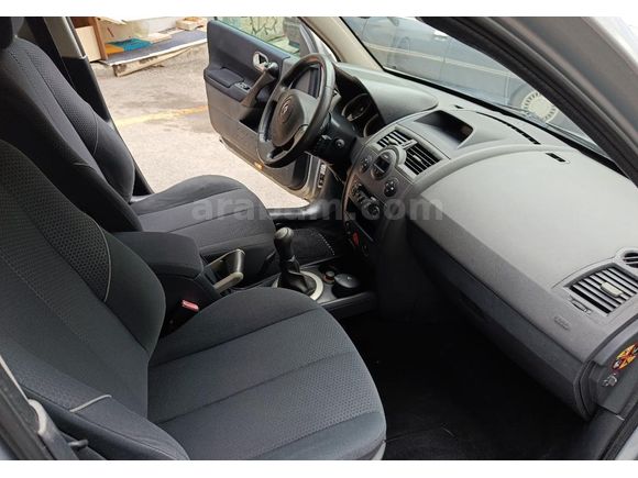 TR'de TEK, İLK SAHİBİNDEN 2004 MÉGANE SADECE 150.000 KM'de