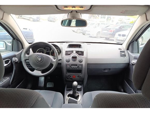 TR'de TEK, İLK SAHİBİNDEN 2004 MÉGANE SADECE 150.000 KM'de