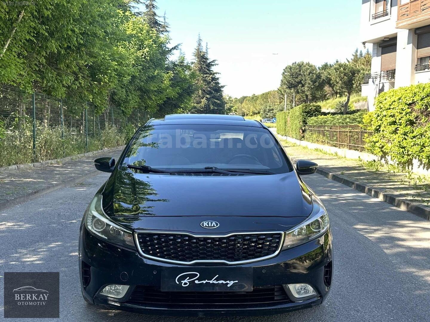 Galeriden Kia Cerato 1.6 CRDi Concept Plus 2017 Model İstanbul 184.000 km Siyah 2