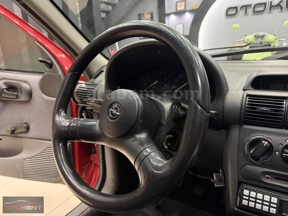 Galeriden Opel Corsa 1.4 Swing 1996 Model Ankara 280.000 km