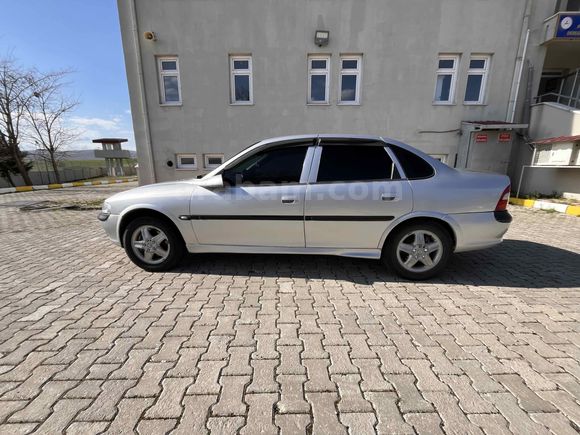 Sahibinden Opel Vectra 2.0 CD 1996 Model 