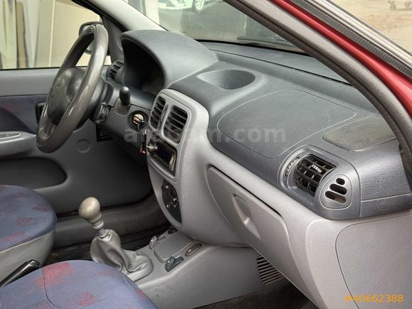 KK 12 TAKSİT/2000 RENAULT CLİO 1.4 KLİMALI 306B KM AİLE ARACI