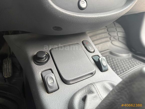 KK 12 TAKSİT/2000 RENAULT CLİO 1.4 KLİMALI 306B KM AİLE ARACI