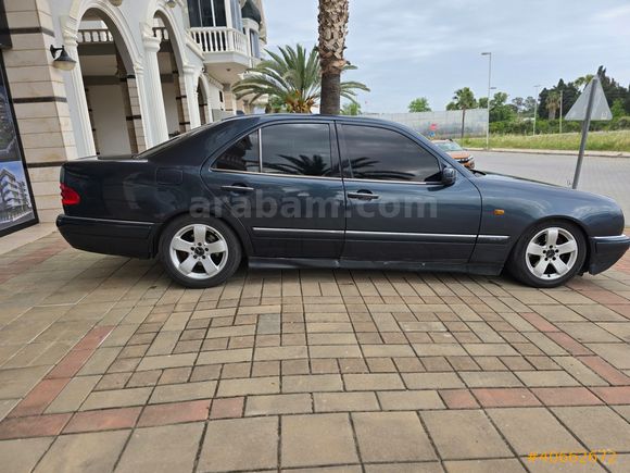 YILDIZLARI ÜSTÜNDE E200