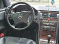 YILDIZLARI ÜSTÜNDE E200