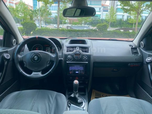 Galeriden Renault Megane 1.6 Dynamique 2004 Model Konya