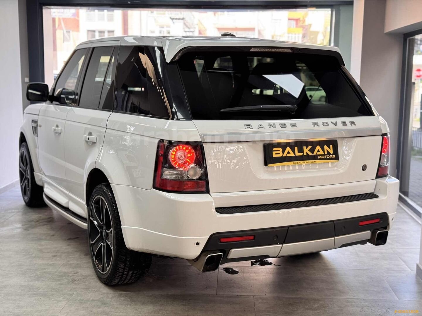 Galeriden Land Rover Range Sport 3.0 TDV6 Autobiography 2011 Model İstanbul 269.000 km Beyaz 4