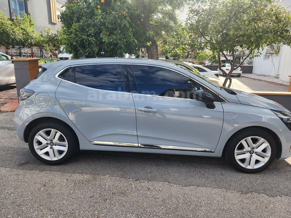 DELUXE RENT A CAR'DAN 2024 CLIO - 1.0 TURBO OTOMATİK - EVOLUTION - NARDO GRİ