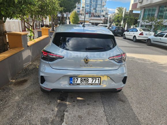 DELUXE RENT A CAR'DAN 2024 CLIO - 1.0 TURBO OTOMATİK - EVOLUTION - NARDO GRİ