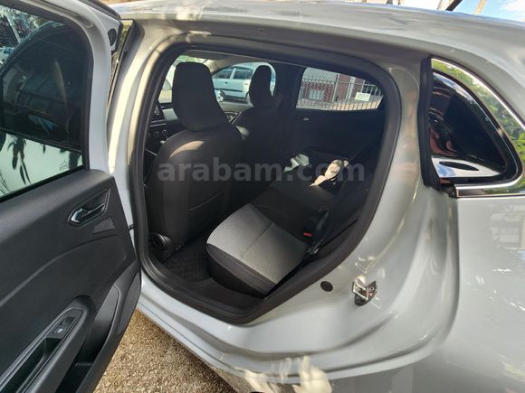 DELUXE RENT A CAR'DAN 2024 CLIO - 1.0 TURBO OTOMATİK - EVOLUTION - NARDO GRİ