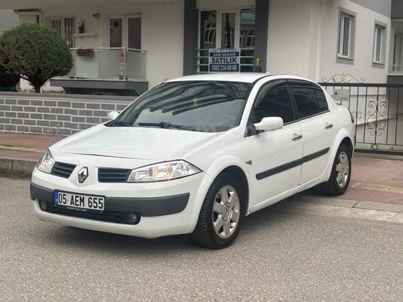 KOMPLE YENİLENMİŞ MEGANE II
