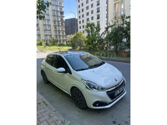 Sahibinden Peugeot 208 1.2 PureTech Active 2016 Model  140.500 km Beyaz
