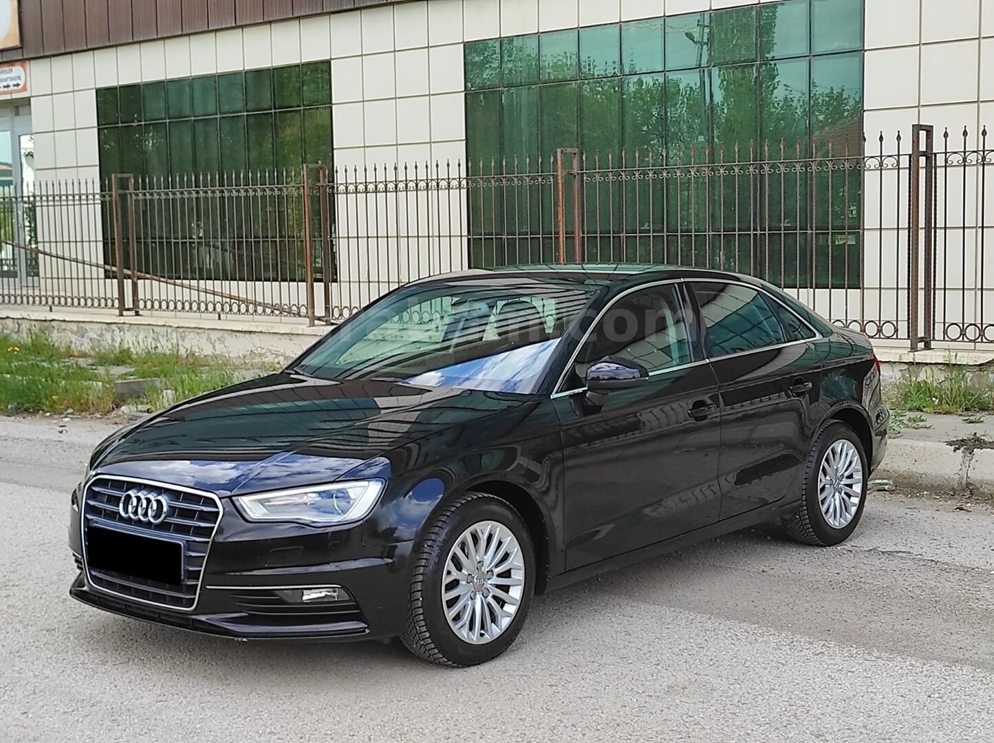 Galeriden Audi A3 Sedan 1.6 TDI Ambiente 2014 Model Ankara 197.000 km Siyah 2