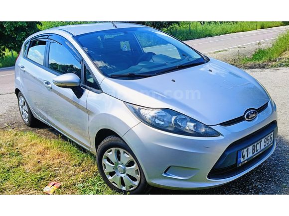 2.Sahibinden Ford Fiesta 1.25 Trend 2012 Model Kocaeli 70500km Gri