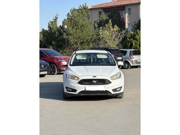 Acil satılık Ford Focus 1.6 Ti-VCT Trend X 2015 Model 