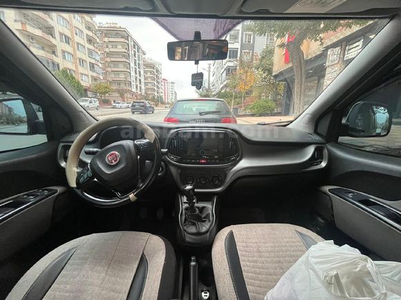 Sahibinden Fiat Doblo Combi 1.6 Multijet Safeline 2016 Model  152000km Gri (Gümüş)