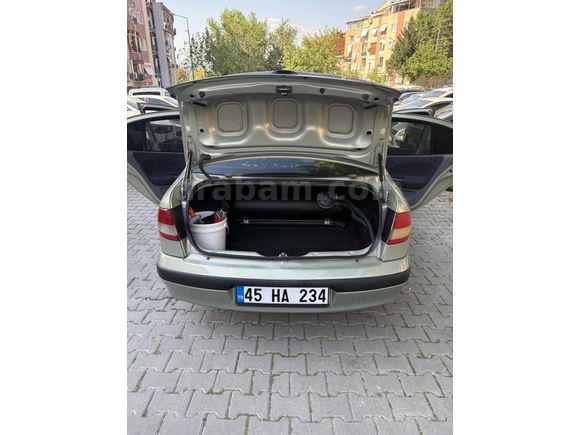 Sahibinden Renault Megane 1.6 RXi 2001 Model 