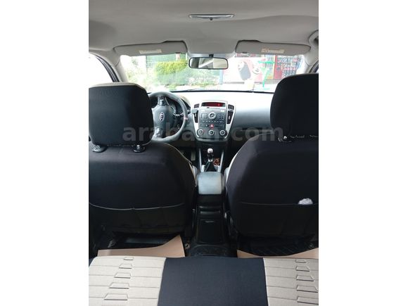 Sahibinden Kia Ceed 1.6 CRDi Motion 2011 Model  170.000 km Siyah