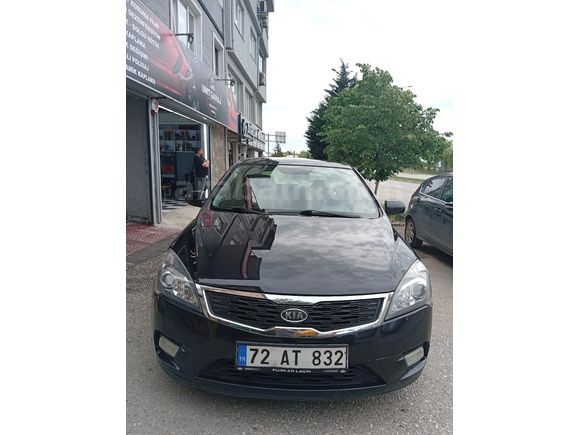 Sahibinden Kia Ceed 1.6 CRDi Motion 2011 Model  170.000 km Siyah