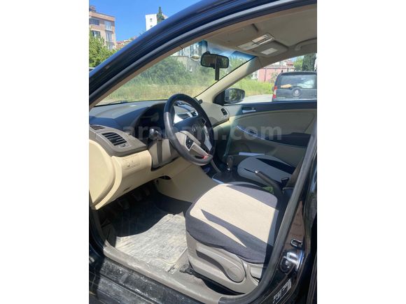 Sahibinden Hyundai Accent Blue 1.6 CRDI Mode Plus 2014 Model 