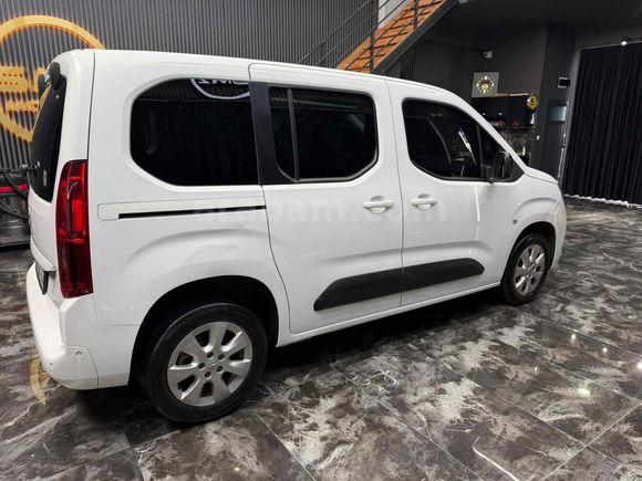 SMZ MOTORS Opel Combo 1.5 CDTI Elegance 2021 Model Tekirdağ