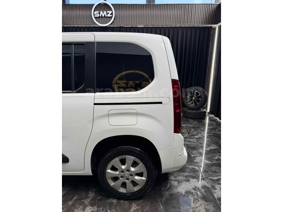 SMZ MOTORS Opel Combo 1.5 CDTI Elegance 2021 Model Tekirdağ