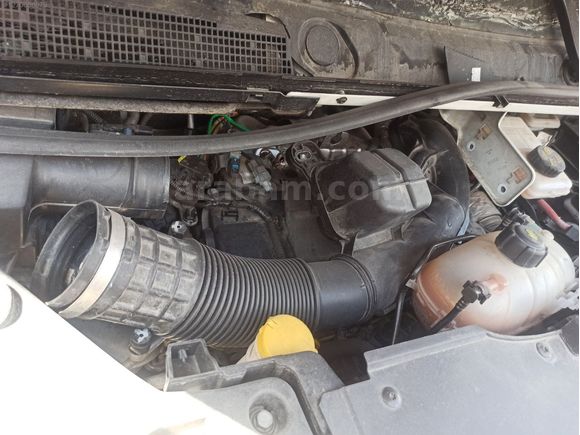 2020 model Renault trafic 1.6 motor