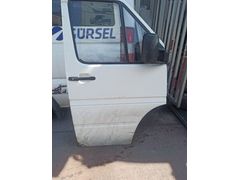 LT35 SAĞ SOL ÖN KAPI DOLU CAM KRİKOSU ÜZERİNDE AYNALAR ÜZERİNDE