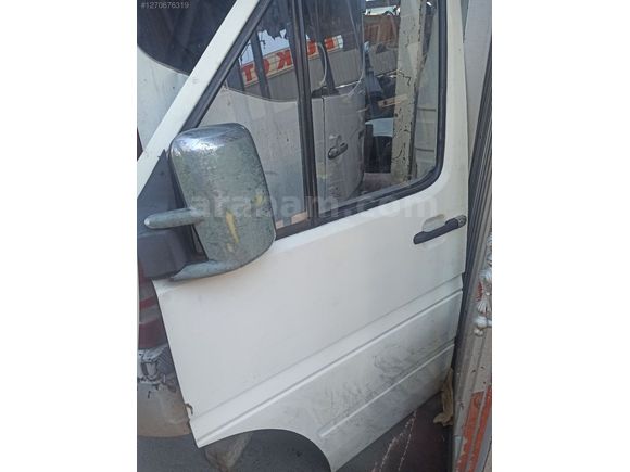 LT35 SAĞ SOL ÖN KAPI DOLU CAM KRİKOSU ÜZERİNDE AYNALAR ÜZERİNDE