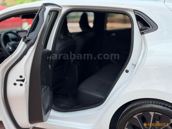 BOYASIZ OTOMATİK RENAULT CLİO 1.0 TCE TECHNO ESPRİT ALPİNE FULL