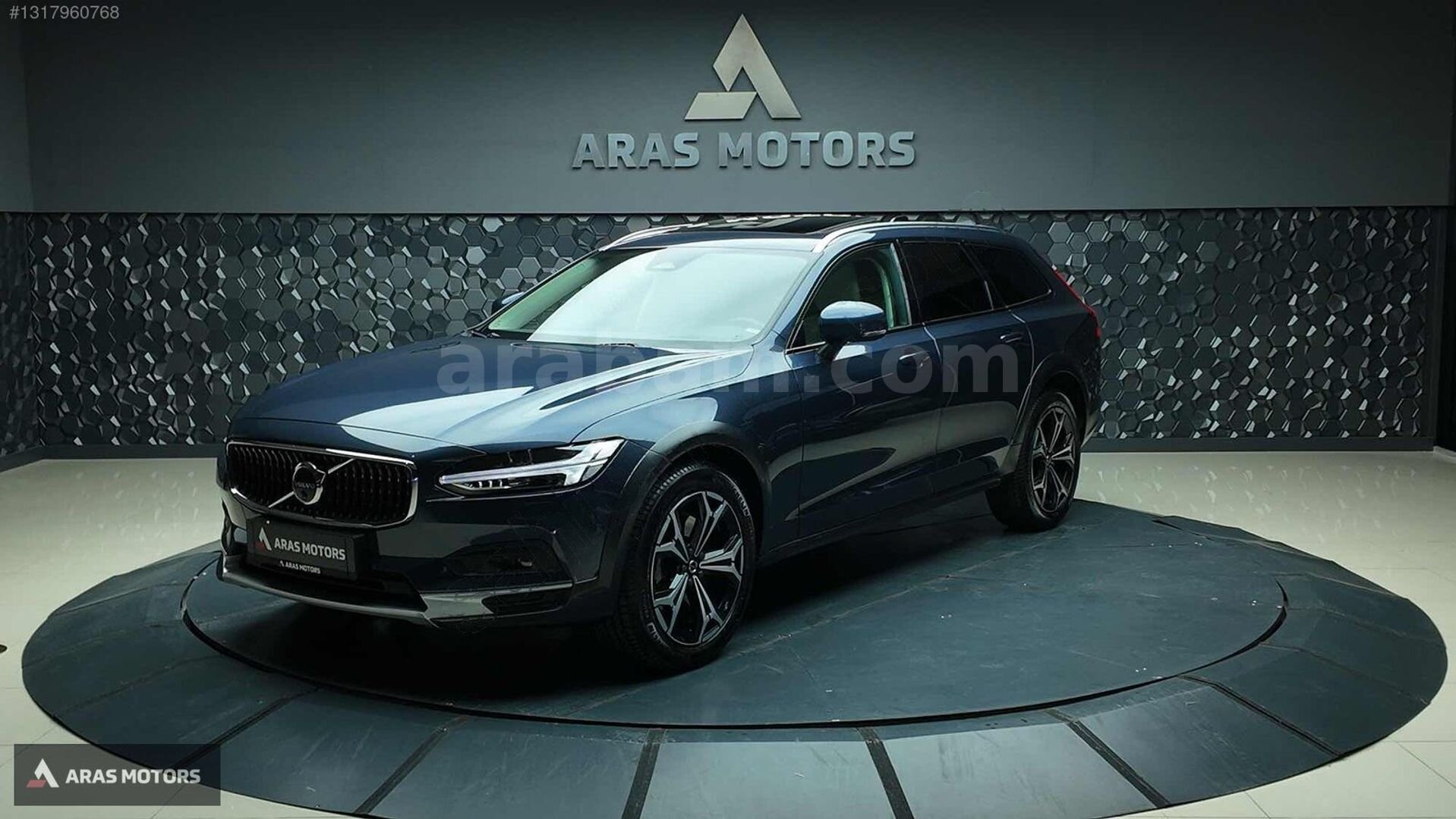 Galeriden Volvo V90 Cross Country 2.0 B5 Plus Bright 2023 Model İzmir 70.000 km Mavi 3