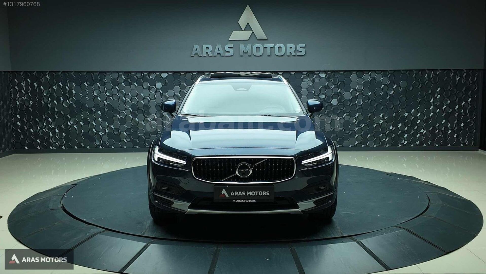 Galeriden Volvo V90 Cross Country 2.0 B5 Plus Bright 2023 Model İzmir 70.000 km Mavi 2