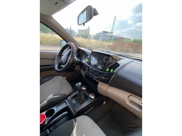 Galeriden Mitsubishi L 200 4x2 Intense 2011 Model Adana