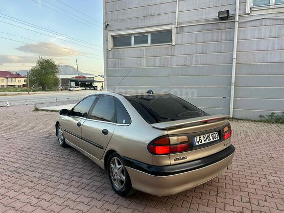 Sahibinden Renault Laguna 2.0 RXT 2000 Model  390.000 km Bej