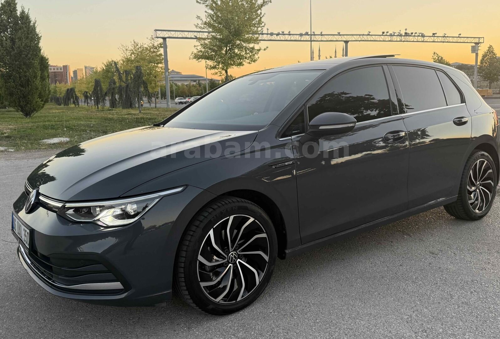 Sahibinden Volkswagen Golf 1.0 eTSI Style 2022 Model Rize 78.000 km Gri (titanyum) 1