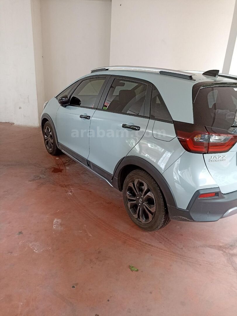 Sahibinden Honda Jazz 1.5 HEV Crosstar Executive 2025 Model Bursa 8.750 km Mavi (metalik) 4