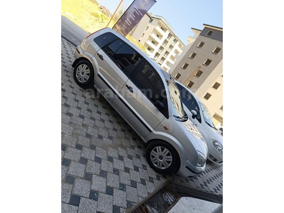 Sahibinden Ford Fusion 1.6 Lux 2004 Model  260.000 km Gri