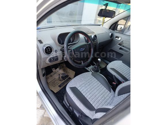 Sahibinden Ford Fusion 1.6 Lux 2004 Model  260.000 km Gri