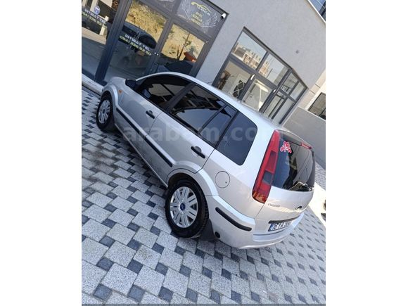 Sahibinden Ford Fusion 1.6 Lux 2004 Model  260.000 km Gri